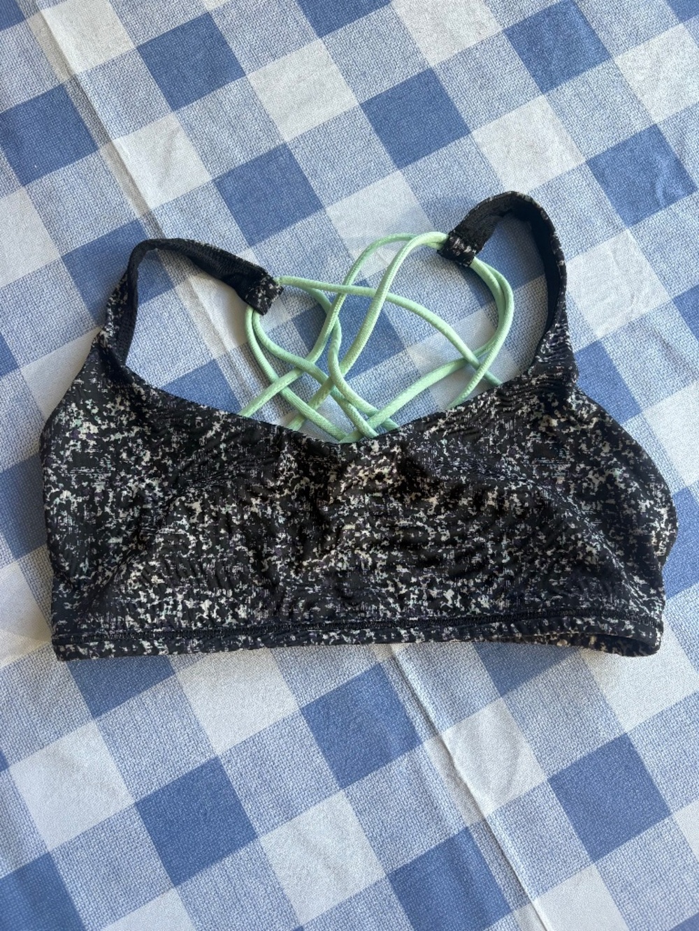 Lululemon Free to be Bra